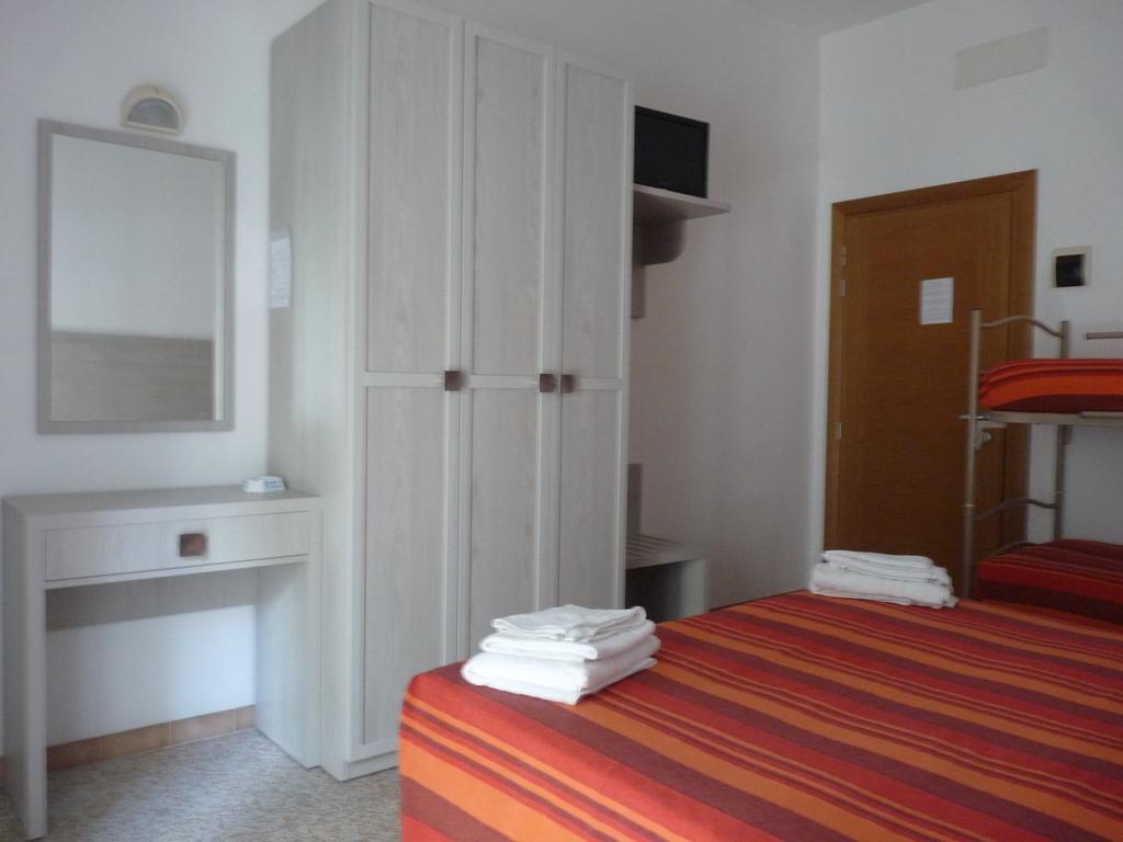 Hotel Luana Rimini Kültér fotó