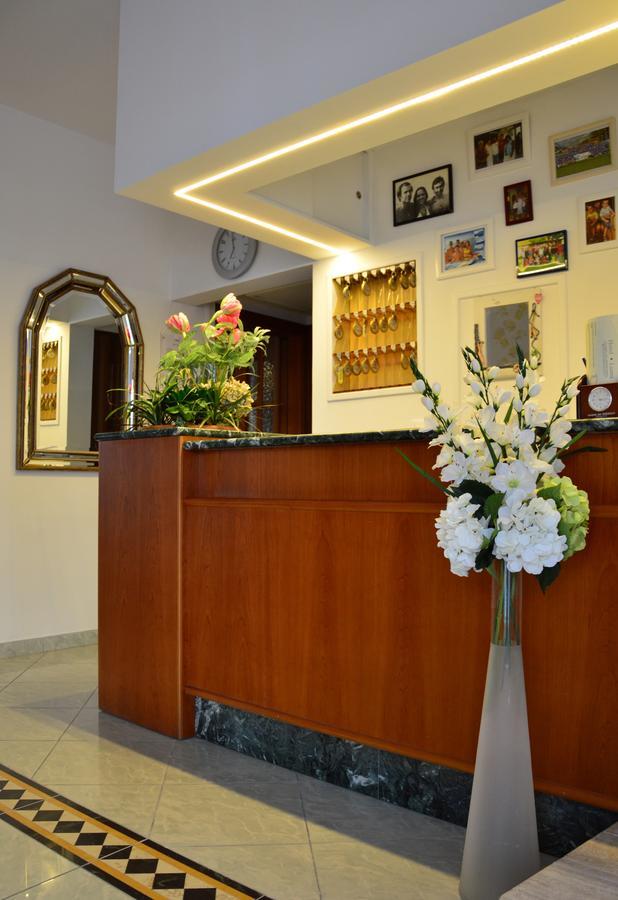 Hotel Luana Rimini Kültér fotó