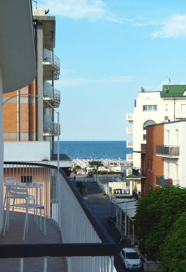 Hotel Luana Rimini Kültér fotó
