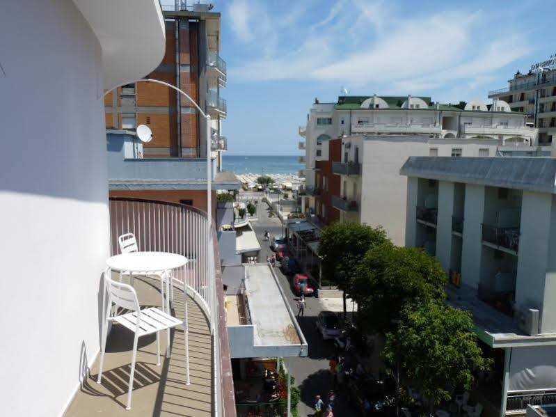 Hotel Luana Rimini Kültér fotó